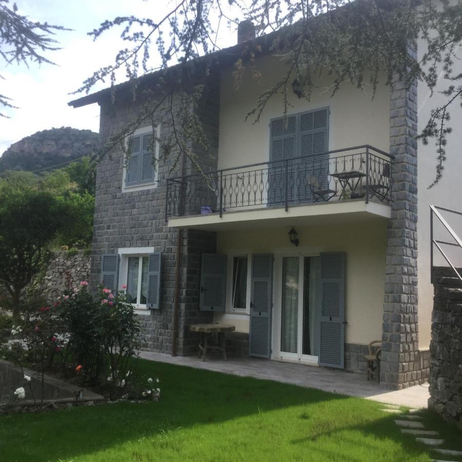 Castelli In Aria Bed & Breakfast Finale Ligure Exterior photo